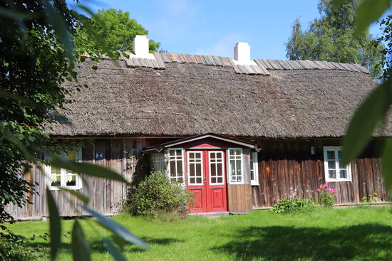 Pape Ķoņu village